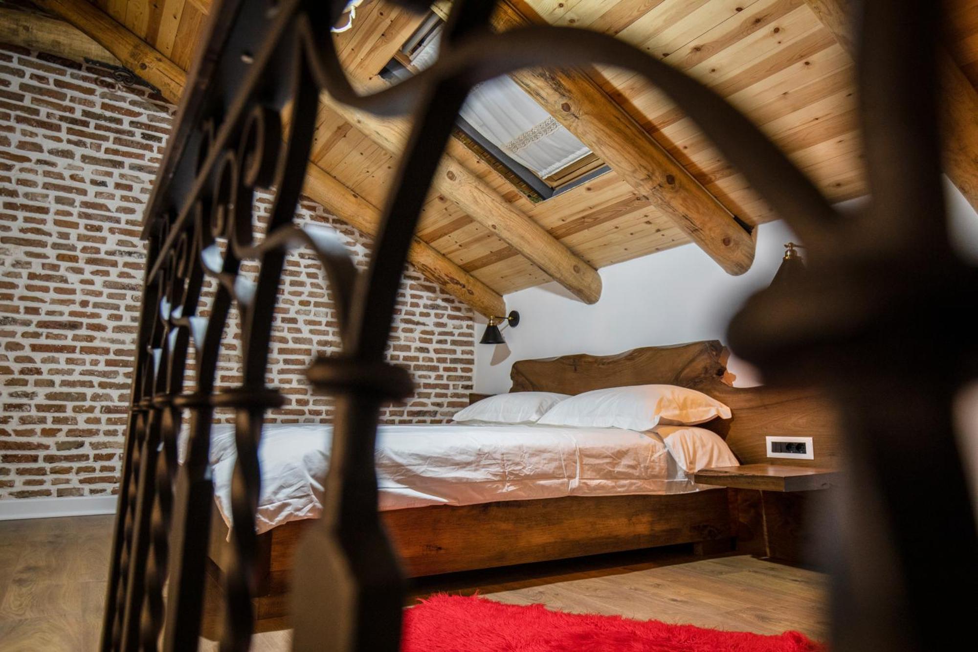 Tres Belle Hotel *